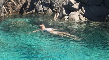 Eliana aproveita piscina natural em cenário paradisíaco durante férias na Itália - Foto: Reprodução/Instagram