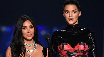 Durante o Emmy, irmãs Kardashian dizem que seu reality show é feito “de pessoas reais” e platéia cai na gargalhada - Foto: Reprodução