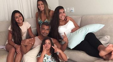 Romário posa com as quatro filhas e semelhança impressiona seguidores - Foto: Reprodução/Instagram