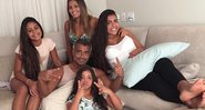 Romário posa com as quatro filhas e semelhança impressiona seguidores - Foto: Reprodução/Instagram