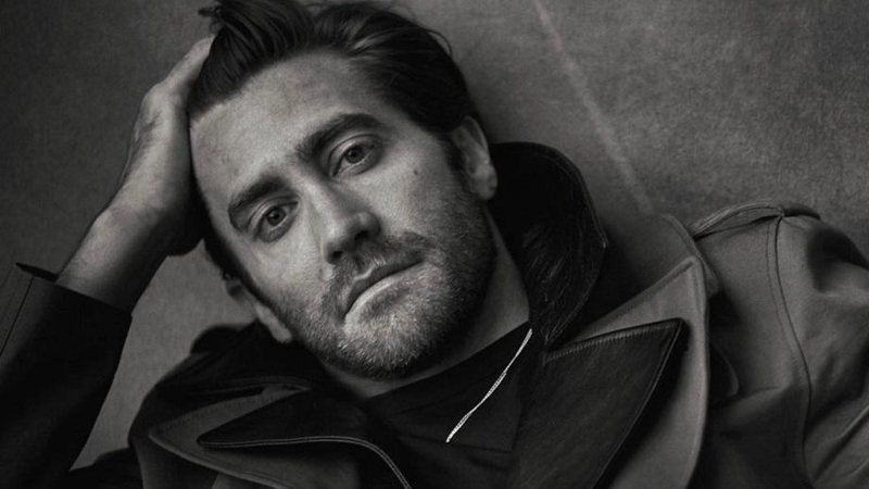 Jake Gyllenhaal resgata cachorro perdido no meio do trânsito e o devolve para sua dona em Nova York - Foto: Reprodução/Instagram