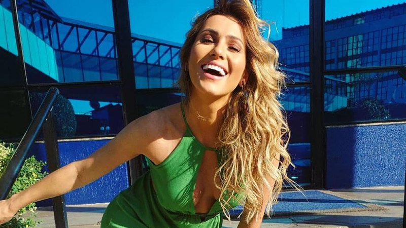 Lívia Andrade mostrou sua lingerie preferida na web - Foto: Reprodução/ Instagram