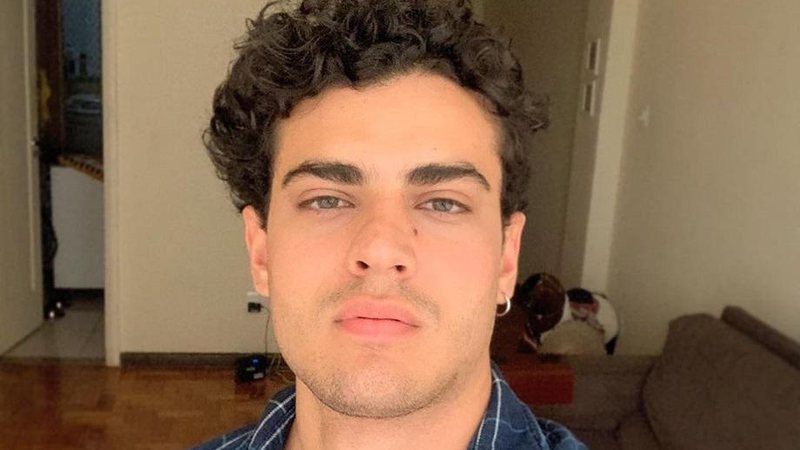 “Minha família aceitou com naturalidade a minha bissexualidade”, diz ator de Malhação, após beijo gay - Foto: Reprodução/Instagram