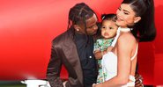 Kylie Jenner levou sua filha com Travis Scott para conviver com os avós paternos - Foto: Reprodução/Netflix