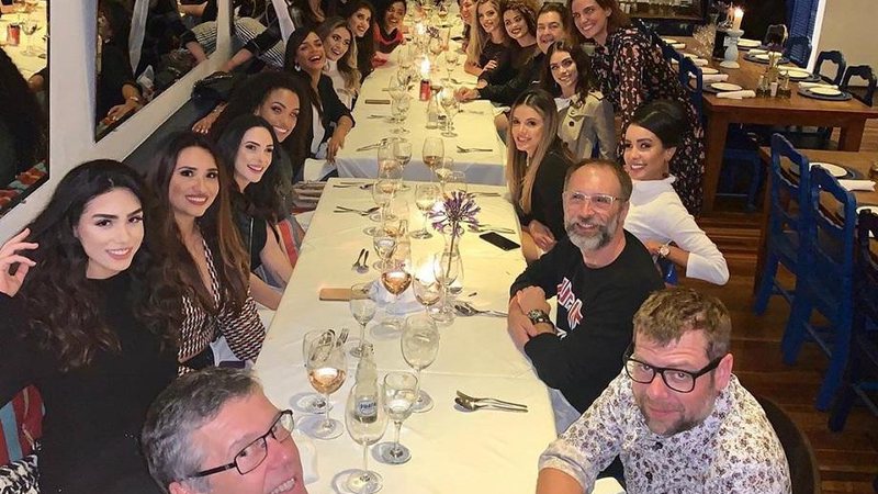 Faustão e Luciana Cardoso aparecem em jantar com equipe do Domingão - Foto: Reprodução/Instagram