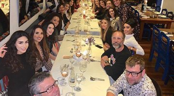 Faustão e Luciana Cardoso aparecem em jantar com equipe do Domingão - Foto: Reprodução/Instagram