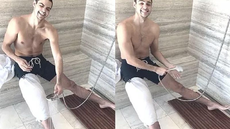 Noah Centineo mostra “batalha” para tomar banho depois de deslocar joelho - Foto: Reprodução/Instagram