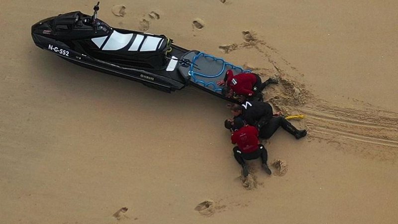 Veja momento em que Pedro Scooby é resgatado após acidente na praia em Portugal - Foto: Reprodução/Instagram
