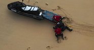 Veja momento em que Pedro Scooby é resgatado após acidente na praia em Portugal - Foto: Reprodução/Instagram