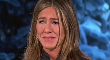Jennifer Aniston cai no choro com vídeo emocionante de menina pedindo ajuda para o pai - Foto: Reprodução/Instagram