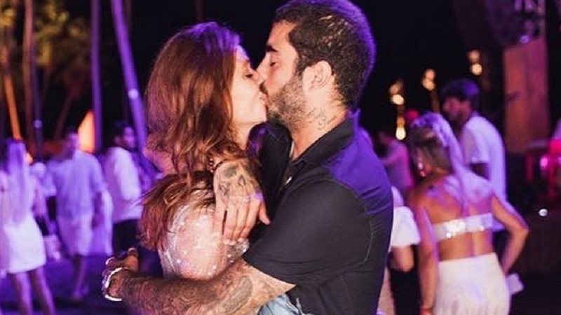 Cíntia Dicker posta foto dando beijaço em Pedro Scooby: “Melhor réveillon da vida” - Foto: Reprodução/Instagram
