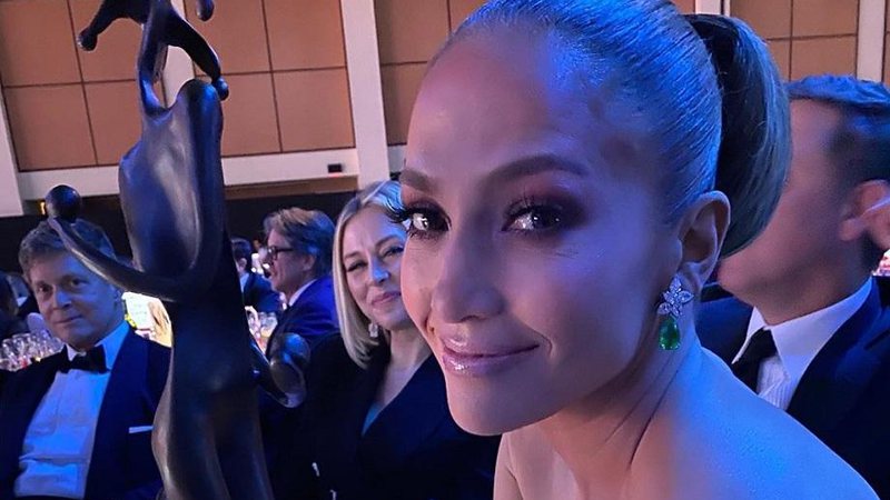 Jennifer Lopez recebe prêmio por atuação e se emociona: “Não estou acostumada com esse reconhecimento” - Foto: Reprodução/Instagram