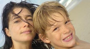 “Tempo passa rápido”, diz Letícia Spiller ao compartilhar foto antiga ao lado do filho Pedro Novaes - Foto: Reprodução / Instagram