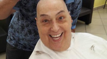 Em tratamento contra câncer, Mamma Bruschetta aparece careca em fotos ao lado do namorado - Foto: Reprodução/Instagram