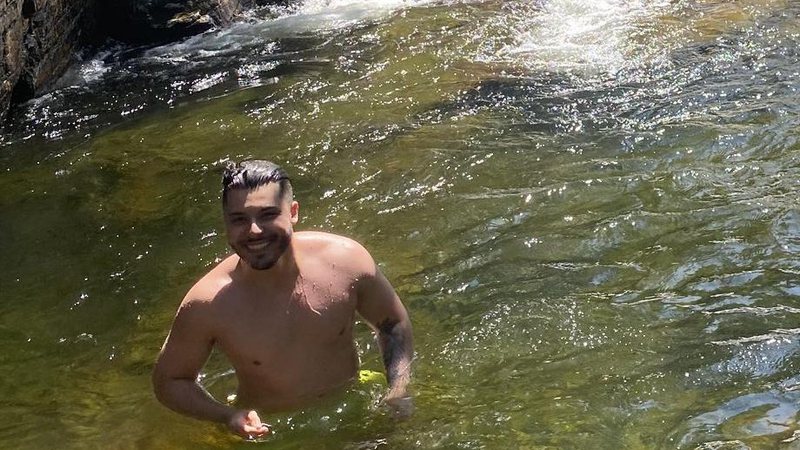 Marília Mendonça posta foto de Murilo Huff em cachoeira: “Fico de boca aberta” - Foto: Reprodução / Twitter