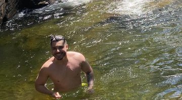Marília Mendonça posta foto de Murilo Huff em cachoeira: “Fico de boca aberta” - Foto: Reprodução / Twitter