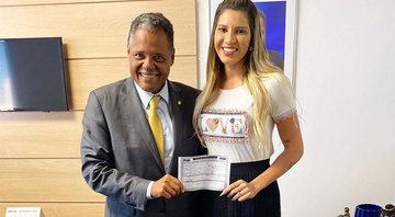O deputado Antônio Brito ao lado de Milena Bemfica, pré-candidata a vereadora de Salvador - Foto: Reprodução/ Instagram