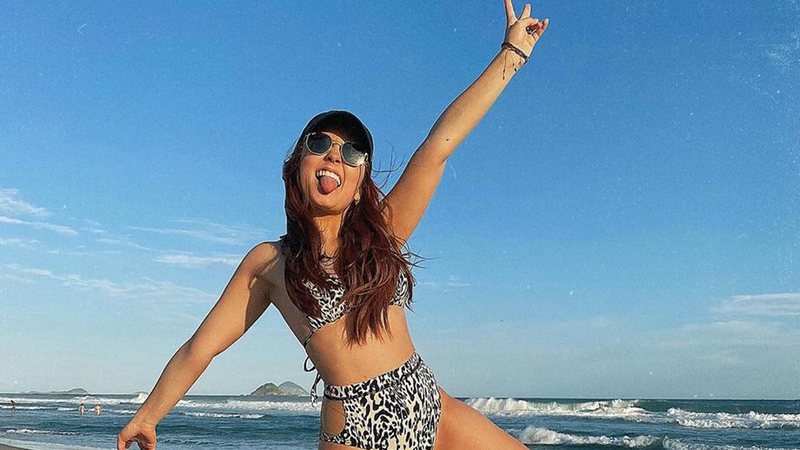 Em dia de praia, Larissa Manoela faz reflexão sobre Dia da Mulher: “Orgulho” - Foto: Reprodução / Instagram