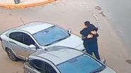 Abraço entre desconhecidos, logo após um acidente de trânsito, emocionou brasileiros - Foto: Reprodução