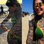 Leticia Desiree deixou turistas impressionados ao exibir corpo tatuado na praia - Foto: Reprodução/ Instagram@leticiadesiree