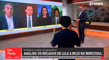 Funcionária da limpeza invade GloboNews ao vivo e viraliza - Foto: Reprodução