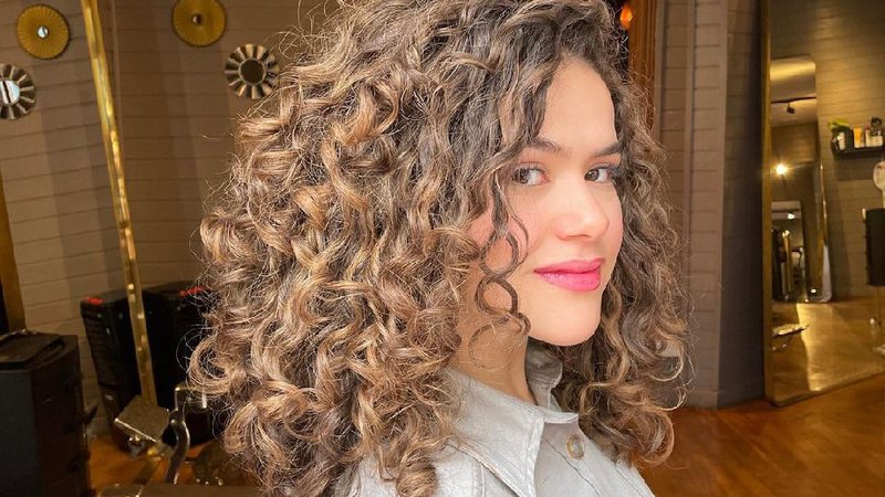 Apresentadora fez desabafo sobre comentários pedindo para que ela alisasse os cabelos - Reprodução / Instagram @maisa