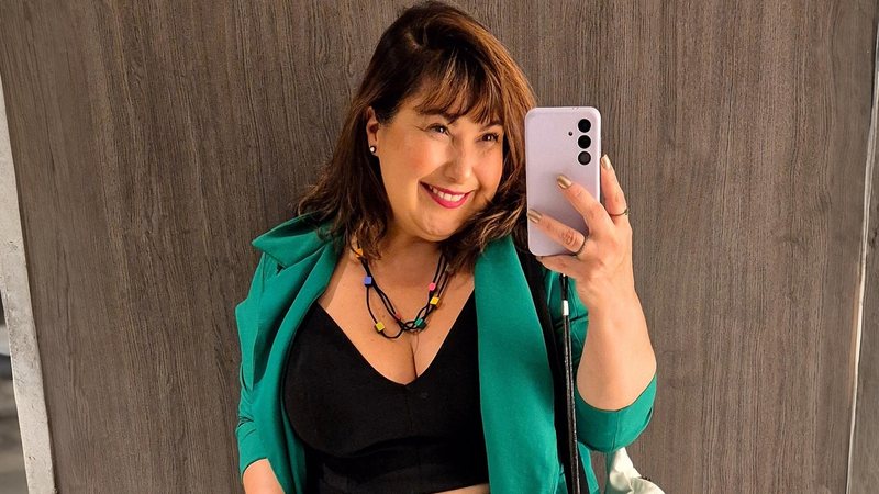 Mariana Xavier causou burburinho nas redes sociais ao mostrar brinquedo erótico