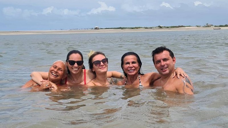 Famílias de Gretchen e Fafá de Belém curtem dia de sol em Salinas, no Pará - Foto: Reprodução / Instagram