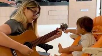 Emocionada, Marília Mendonça canta música feita em homenagem ao filho - Reprodução/Instagram