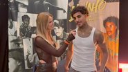 MC Livinho recebe Ana Paula Braun no camarim de show - Foto: Divulgação