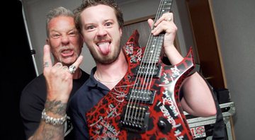 Joseph Quinn ganhou guitarra autografada do Metallica - Foto: Reprodução/ Instagram@metallica