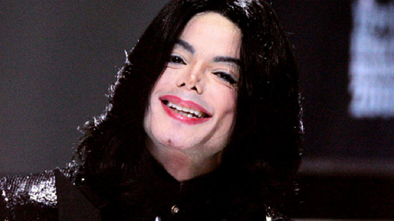 Michael Jackson morreu em 2009, mas ainda fatura alto - Reprodução