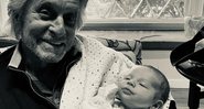 Michael Douglas conheceu Ryder, seu neto recém-nascido - Reprodução/Instagram
