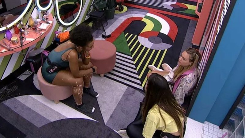 Sisters conversam e Natália lembra Jogo da Discórdia - Foto: Reprodução / Globo