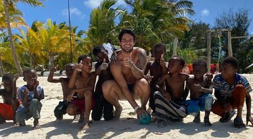 Alexandre Pato e crianças - Reprodução/Instagram
