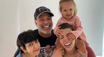 Petra Mattar aparece em foto ao lado da família - Foto: Reprodução / Instagram