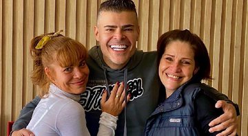 Os três se viram pela ultima vez no velório da mãe, que morreu por conta de uma insuficiência respiratória - Reprodução/Instagram/@rafavannucci