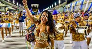Raíssa de Oliveira ocupa o posto de rainha de bateria da Beija-Flor de Nilópolis há 20 anos - Foto: Reprodução/ Instagram@beijafloroficial e @eduardohollanda