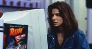 Sandra Bullock em cena de "A Rede", filme estrelado por ela em 1993 - Foto: Reprodução