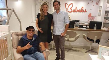 Sérgio Mallandro com a nora e o filho, Sergio Tadeu - Foto: Reprodução/ Instagram