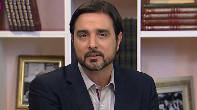 Silvio Navarro comentou sobre as manifestações a favor do atual governo - Foto: Reprodução / RedeTV!