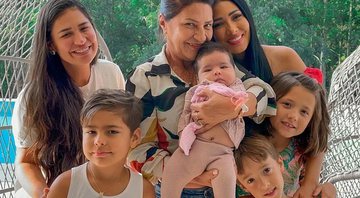 Simone e Simaria e a família - Reprodução/Instagram@zayadiniz