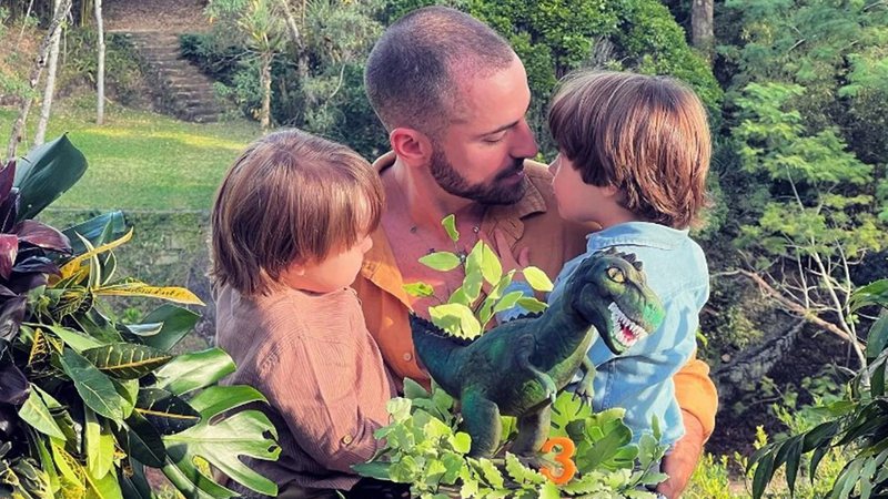 Thales Bretas com seus filhos Romeo e Gael - Foto: Reprodução / Instagram