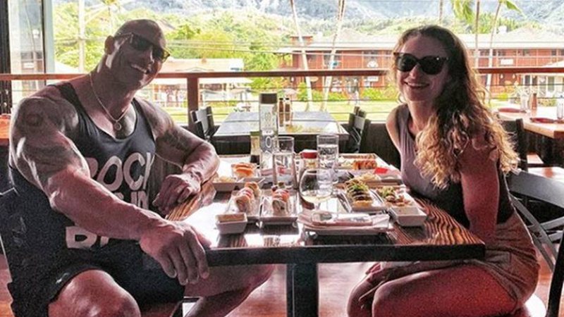 Coronavírus: The Rock afirma que quarentena fortaleceu seu casamento - Foto: Reprodução / Instagram