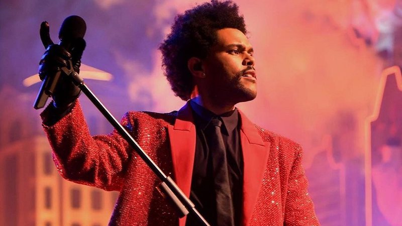 The Weeknd em apresentação no Super Bowl 2021 - Foto: Reprodução / Instagram