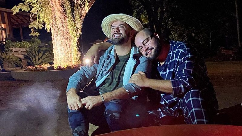 Tiago e Fernando Poli estão juntos há quase seis anos - Reprodução/Instagram