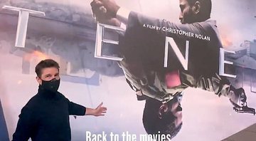 Tom Cruise participa da estreia de Tenet, de Christopher Nolan, em Londres - Reprodução