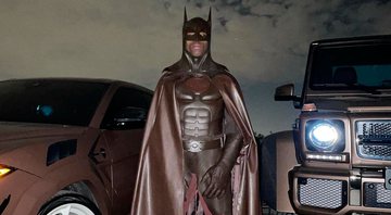 Travis Scott encarnou Batman no halloween - Foto: Reprodução/ Twitter