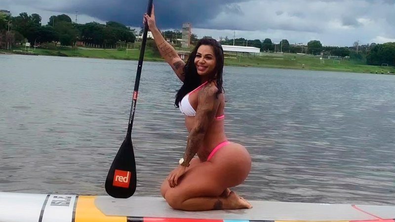 Vanessa Ataídes contou que teve um orgasmo durante o treino de glúteos - Foto: Reprodução/ Instagram@vanessa.ataidess