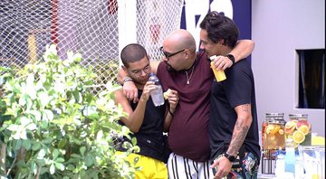 Vinicius e Eliezer se provocam de brincadeira durante ação de marca - Foto: Reprodução / Globo
